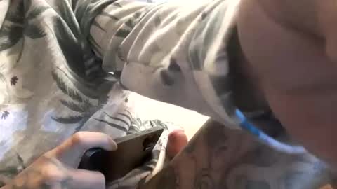 Snapshot of valdovinosr345 chatting on 12/02/25, 04:57 Daddy 007 online show from 12/02/25, 04:57