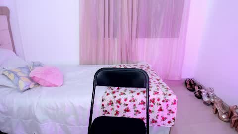 HI IM NEW online show from 05/20/26, 06:03