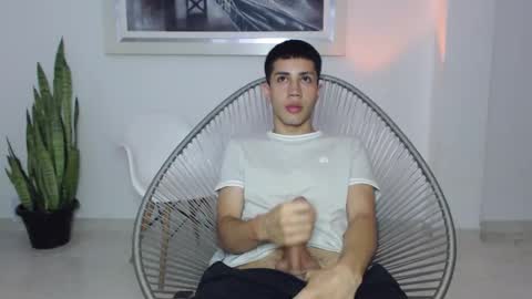 valen paul online show from 12/21/25, 02:41