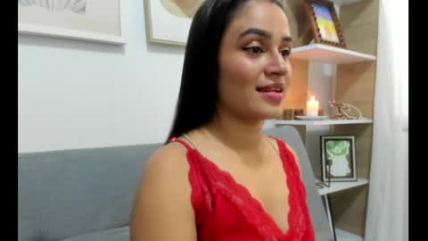 valen_col online show from 05/25/26, 03:29