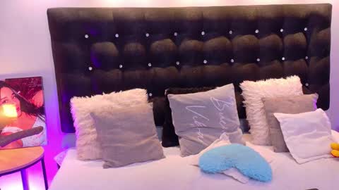 Valen Scott online show from 11/17/25, 04:35