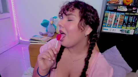 valen_smile_ online show from 02/11/25, 02:35