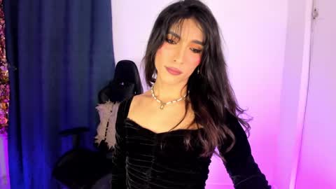 Snapshot of valen_sweet01 chatting on 01/12/25, 02:09 valentina online show from 01/12/25, 02:09