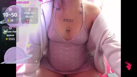 Snapshot of valen_tina33 chatting on 12/16/25, 08:14 Valentina online show from 12/16/25, 08:14