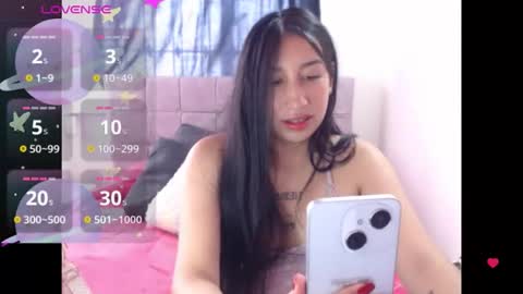 Snapshot of valen_tina33 chatting on 12/17/25, 04:57 Valentina online show from 12/17/25, 04:57