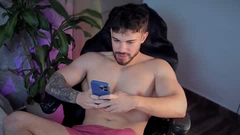 Snapshot of valenthinoking chatting on 09/10/25, 11:27 valenthinoking online show from 09/10/25, 11:27