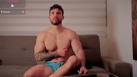 Snapshot of valenthinoking chatting on 10/12/25, 05:39 valenthinoking online show from 10/12/25, 05:39