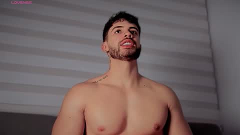 Snapshot of valenthinoking chatting on 11/18/25, 04:50 valenthinoking online show from 11/18/25, 04:50