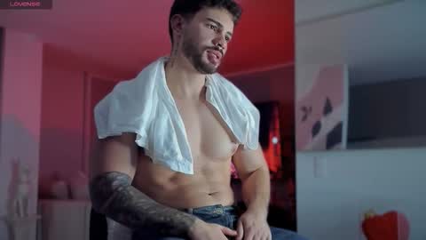 Snapshot of valenthinoking chatting on 12/19/25, 05:14 valenthinoking online show from 12/19/25, 05:14