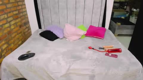 Valentina online show from 11/02/25, 11:07