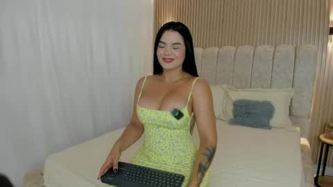 valentina robertson online show from 05/24/26, 09:09