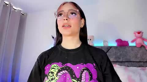 Snapshot of valentina_alba chatting on 01/13/25, 02:00 Valentina online show from 01/13/25, 02:00