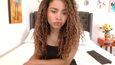 Valen Ferrer online show from 01/23/25, 06:24