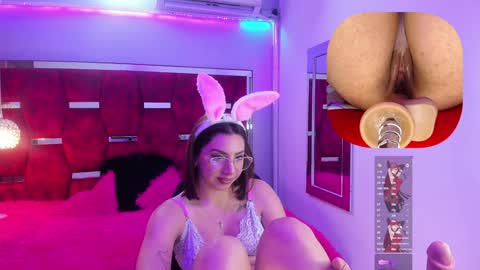 Snapshot of valentina_greco chatting on 01/21/25, 05:30 Valentina online show from 01/21/25, 05:30