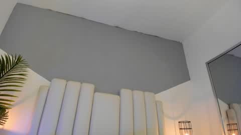 Snapshot of valentina_m17 chatting on 12/31/24, 05:00 VALENTINA online show from 12/31/24, 05:00