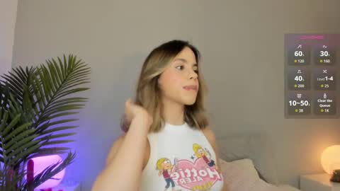 Snapshot of valentina_m17 chatting on 09/23/25, 01:08 VALENTINA online show from 09/23/25, 01:08