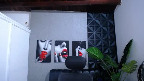 Valentina  online show from 03/31/26, 08:53