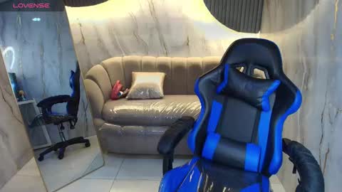 Valentina online show from 11/30/25, 03:21