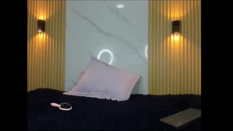 valentinaliux_ online show from 09/12/25, 07:47