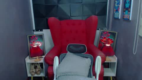 Snapshot of valentinalustontop chatting on 03/06/25, 09:42 JM DONT FORGET TO FOLLOW ME online show from 03/06/25, 09:42