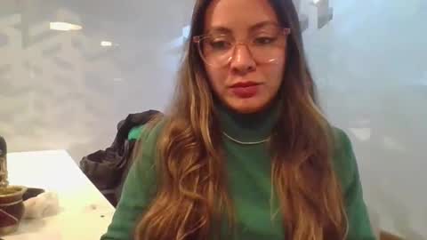valentinaseleni24 online show from 05/21/26, 07:54