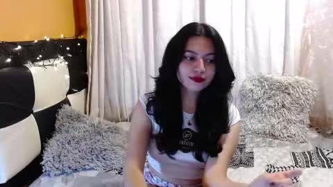 valentinasmith18 online show from 04/21/26, 01:42