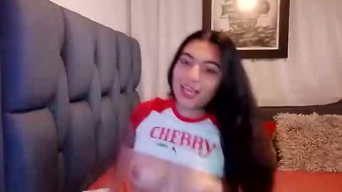 valentinasmith18 online show from 05/21/26, 11:56