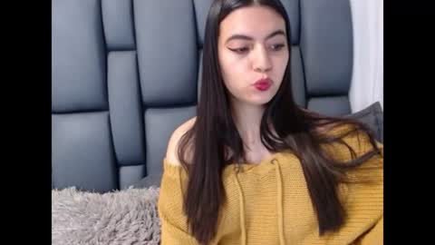 valentinasmith18 online show from 06/18/26, 07:51
