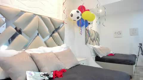 VALENTINA online show from 06/30/26, 11:44