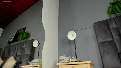 Snapshot of valentinawolf__ chatting on 04/01/26, 12:06 VALENTINA online show from 04/01/26, 12:06