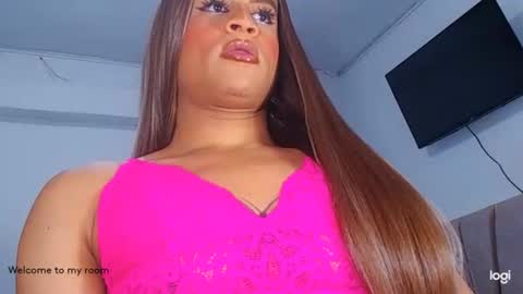 VALENTINA   online show from 03/25/26, 07:20