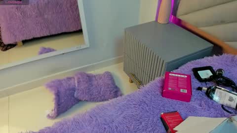 Mia  online show from 02/04/26, 08:25