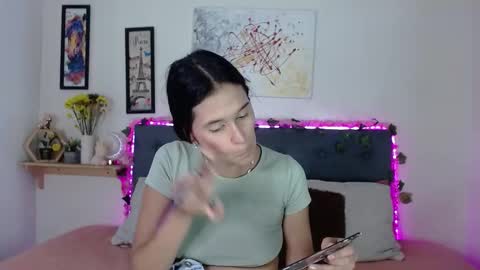 Snapshot of valentini_villa chatting on 09/25/25, 08:45 V A L E N T I N I online show from 09/25/25, 08:45