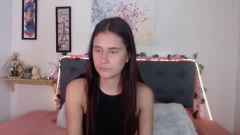 Snapshot of valentini_villa chatting on 10/28/25, 07:49 V A L E N T I N I online show from 10/28/25, 07:49