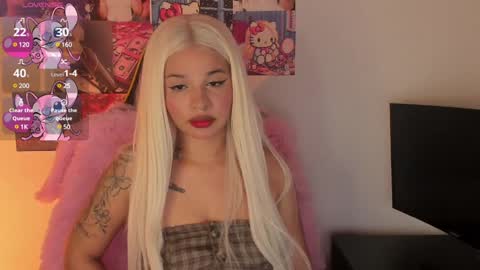 Danielle  Please help me to reach 300 thumbs up online show from 02/06/25, 02:58