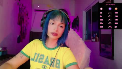 Danielle  Please help me to reach 300 thumbs up online show from 12/22/25, 03:03