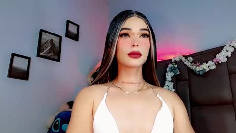 Snapshot of valentinne_marian chatting on 09/11/25, 09:20 Marian online show from 09/11/25, 09:20