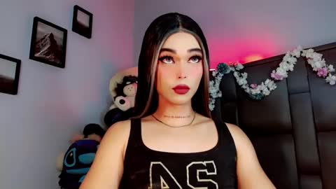 Snapshot of valentinne_marian chatting on 09/26/25, 08:18 Marian online show from 09/26/25, 08:18