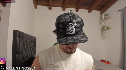 valentino online show from 10/10/25, 12:42