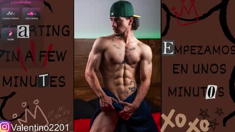 valentino online show from 12/20/25, 01:23