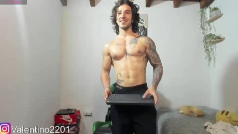 Snapshot of valentino2201 chatting on 03/02/26, 05:08 valentino online show from 03/02/26, 05:08