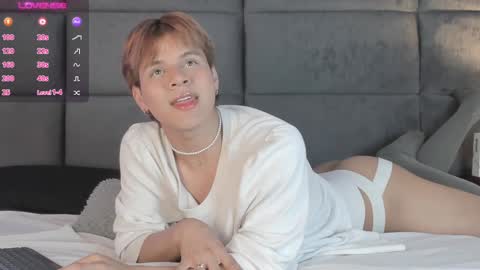 valentino moon online show from 12/29/24, 03:22