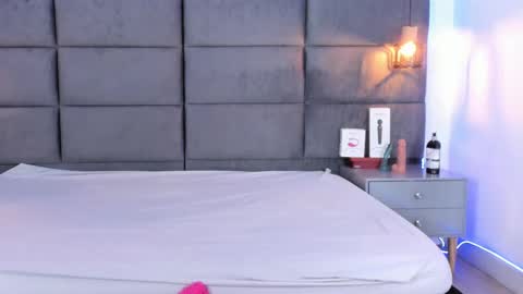 valentino moon online show from 09/15/25, 03:17