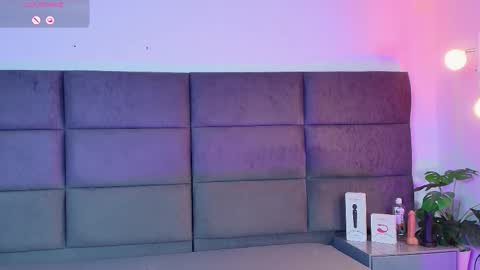 valentino moon online show from 01/06/26, 02:59