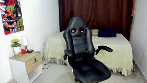 VALENTINO MOURA online show from 03/07/25, 12:12