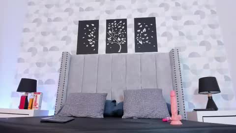 VALENTINO CASTAO online show from 02/25/25, 08:30