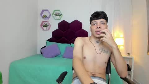 Snapshot of valeperez24 chatting on 02/12/25, 12:27 Valery And Daniel online show from 02/12/25, 12:27