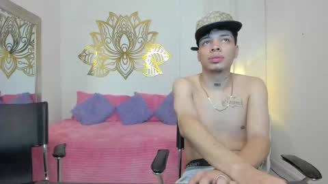 Snapshot of valeperez24 chatting on 02/26/25, 01:11 Valery And Daniel online show from 02/26/25, 01:11