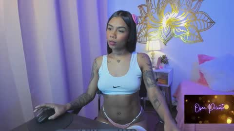 Snapshot of valeperez24 chatting on 09/20/25, 01:50 Valery And Daniel online show from 09/20/25, 01:50