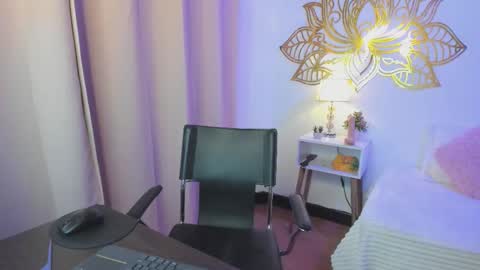 Snapshot of valeperez24 chatting on 10/10/25, 12:42 Valery And Daniel online show from 10/10/25, 12:42